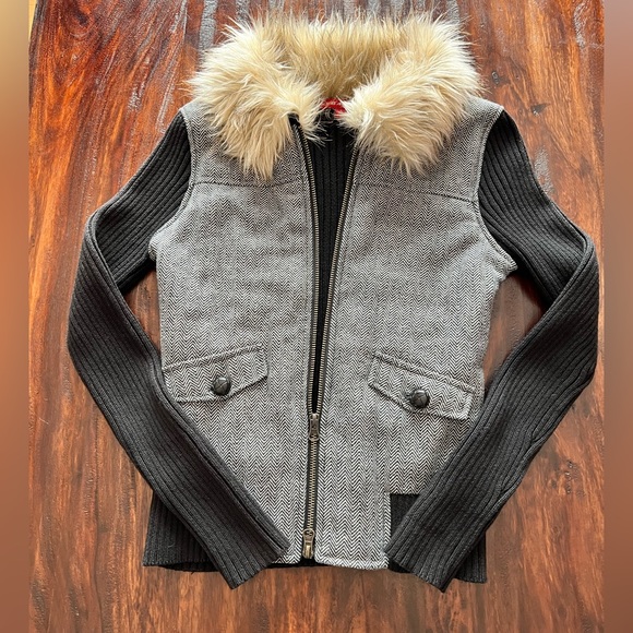 ⛸️⌛️📞JJ Basics Sweater - Faux Fur Collar w/ Cotton/Ramie Sleeves/Tweed Front - Picture 5 of 13